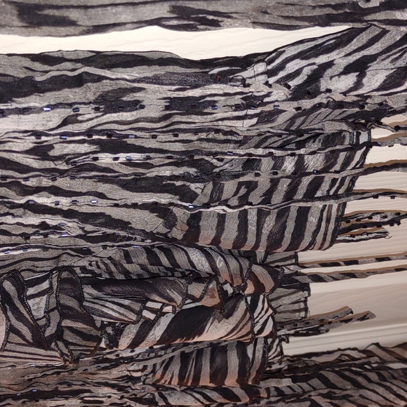 Gorgeous NEVER WORN gray & black blouse by Follies size small! - Picture 3 of 8